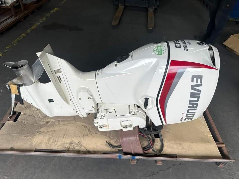 Evinrude E-TEC G2 300HP Outboard Engine